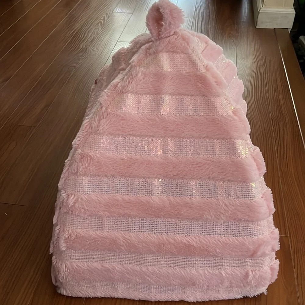 Coco Lane Couture Pet Bed - Pink